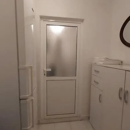 Appartement Pelegrin - Two Bedroom With Garden View *