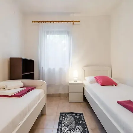 Pelegrin - Two Bedroom With Garden View