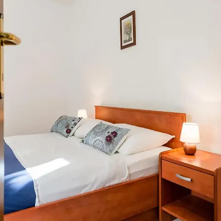 Appartement Pelegrin - Two Bedroom With Garden View *