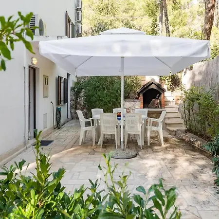 Pelegrin - Two Bedroom With Garden View Zavala