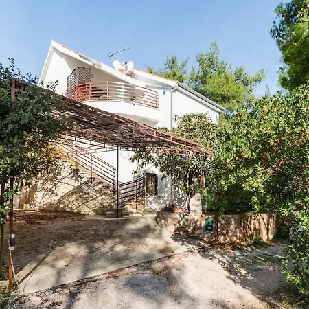 Appartement Pelegrin - Two Bedroom With Garden View