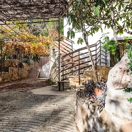 Appartement Pelegrin - Two Bedroom With Garden View *