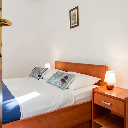 Pelegrin - Two Bedroom With Garden View